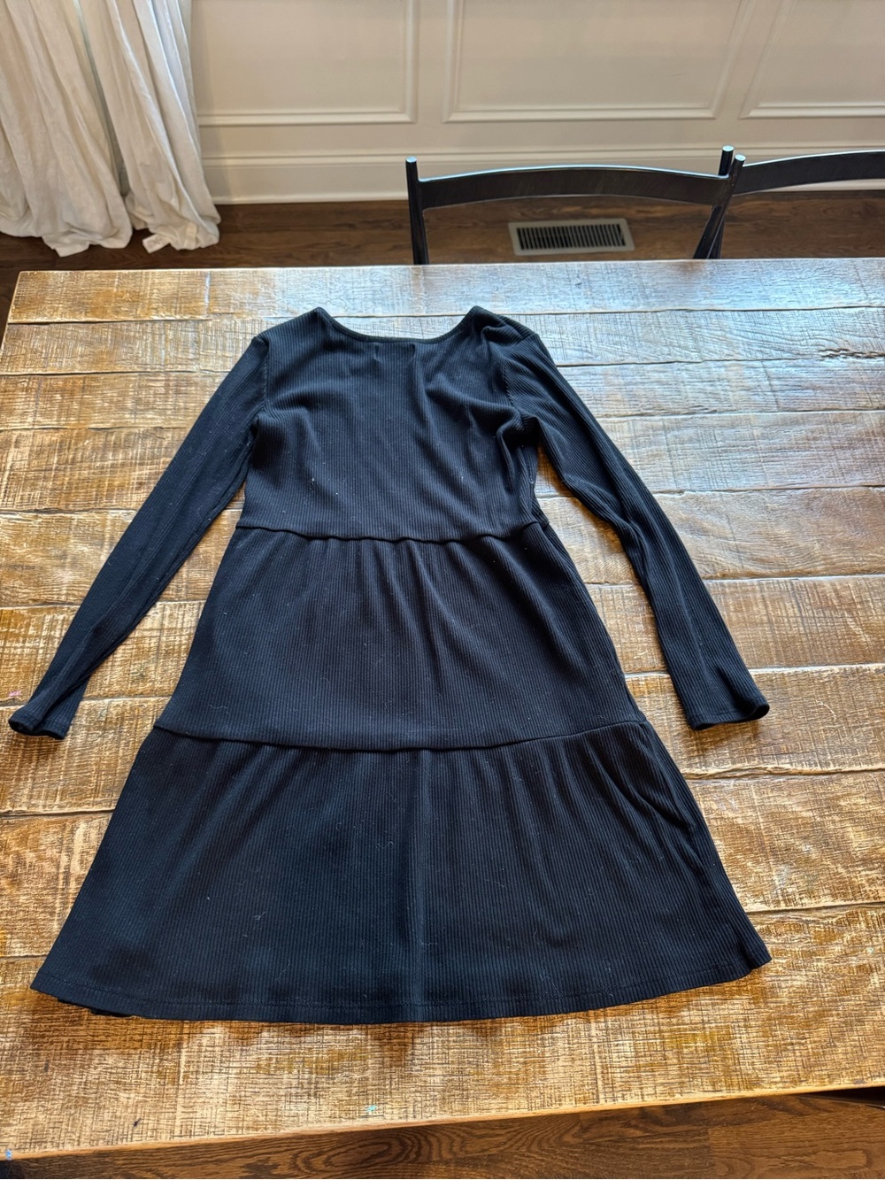 Old Navy Black Long-Sleeve Tiered Knit Dress